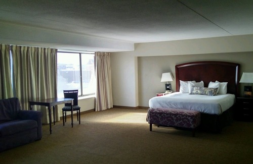Erie Hotel | Avalon Hotel & Conference Center