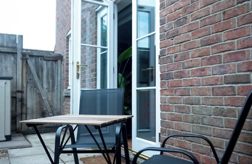 Glastonbury Cabaña | Avalon Sunrise our enchanting cottage in the heart of Glastonbury