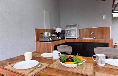 Tayug Casa | AVE Homes- KuBo-2 BDRMS, AC, Wi-Fi, Netflix, PRKG