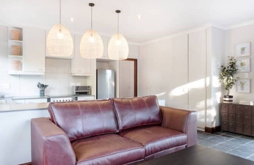 Stellenbosch Apartamento | Avemore Olive Apartment will be your all time destination in the winelands