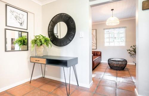 Stellenbosch Apartamento | Avemore Winelands Home - wood fired hottub and full power back up