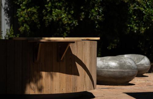 Stellenbosch Apartamento | Avemore Winelands Home - wood fired hottub and full power back up