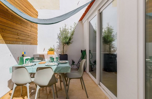 Parede Casa | Avenca - Tiny House 4 Beach & Surf Lisbon Getaway