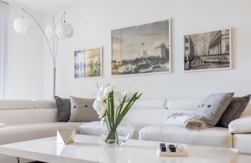 Aventura Casa | Aventura Mall Apt with Pool a Tennis Court and Free parking