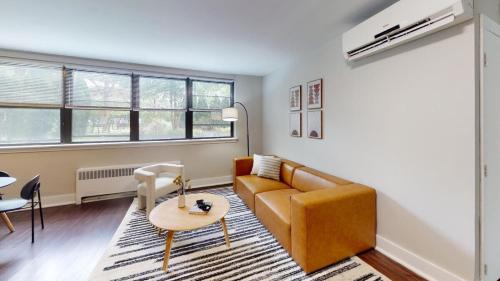 East Falls Apartamento | Avenue B152 Perfect 2br! Pool Parking Gym