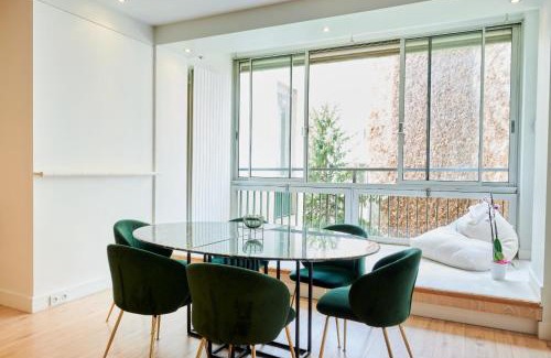 Champs-Elysees Apartamento | Avenue Montaigne - Prestigieux 2BR