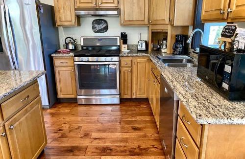 Myers Flat Casa | Avenue of the Giants River View Home (#1)