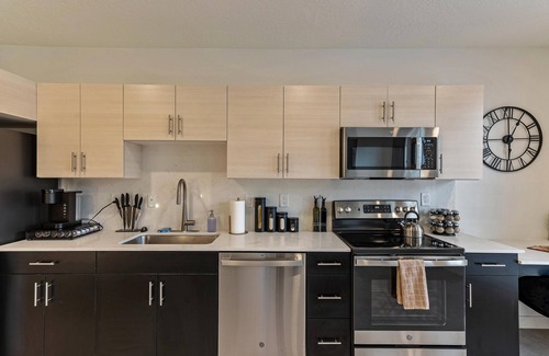 Central City Apartamento | Avenues Top Floor/ Garage parking / Gym / Wifi / Workspace
