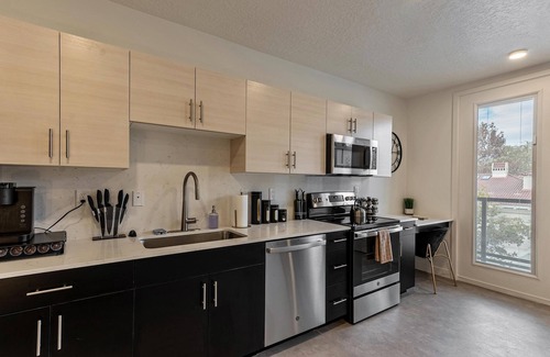 Central City Apartamento | Avenues Top Floor/ Garage parking / Gym / Wifi / Workspace