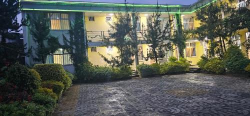 Nifas Silk-Lafto Casa | Avi-Pension