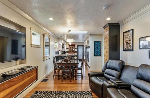 Liberty Wells Casa | Aviary Park & PickleBall Close By