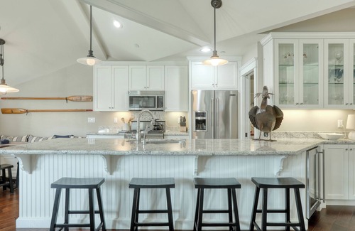 Avila Beach Condominio | Avila Good Life - A luxury 2 Bdrm condo 3 houses from beach with ocean views