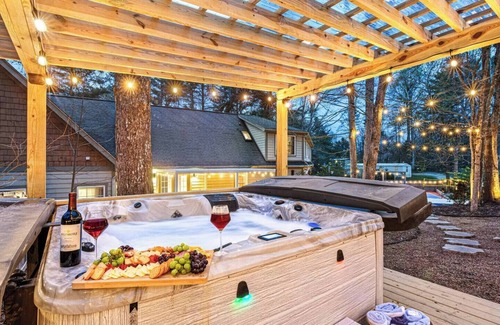 Fletcher Casa | AVL Grand Getaway by 5 Seasons Homestays