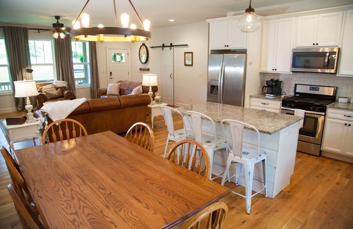Oakley Casa | AVL Home Convenient to Mtns & City Family Friendly with Hot Tub