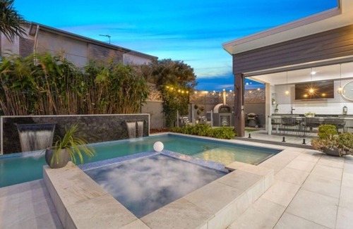 Kingscliff Casa | Avoca Beach Retreat- Entertainers delight in the heart of Kingscliff Salt Village