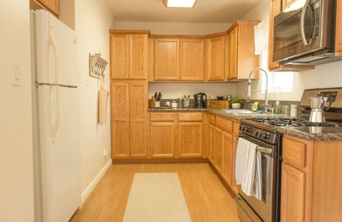 Camarillo Apartamento | AGUACATE ACRES APT w / Artículos de desayuno y WiFi rápido