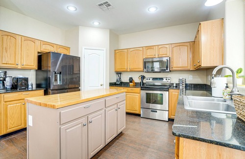 Crystal Gardens Casa | Avondale Abode: Pool, Lake Views & On-Site Fishing