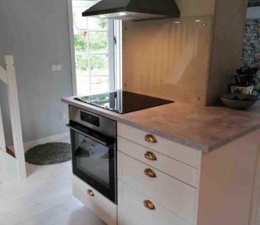 Tofta Casa | Avskilt nyrenoverat hus på stor naturtomt med närheten till både Visby och havet
