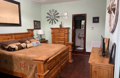 Palacios Apartamento | Aw Tomorrow Siesta and Shower - The Salty Cowboy