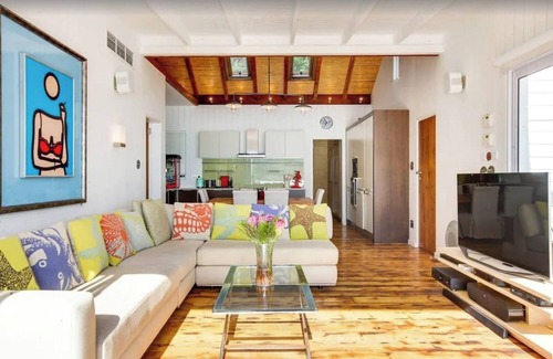 Clifton Casa | Award Winning Clifton Bungalow. Unparalleled!