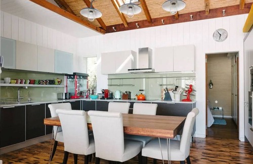 Clifton Casa | Award Winning Clifton Bungalow. Unparalleled!