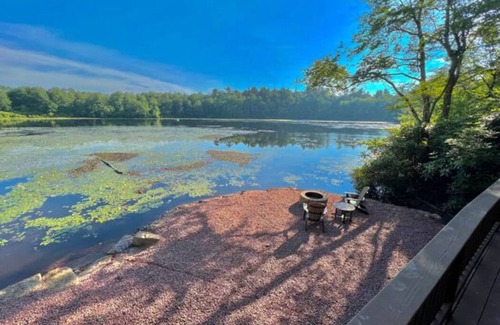 Lake Harmony Cabina | Award Winning NYC Architect Designed Lakefront Cabin