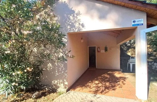 Yocsina Cabina | Lejos del ruido, inmerso en la calma, cerca de lo lindo. Cabaña y vista al lago.