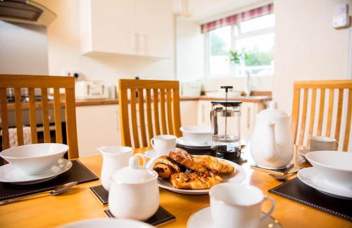 Saint Clears Casa | Awel Taf- Central cottage ideal for families, with parking