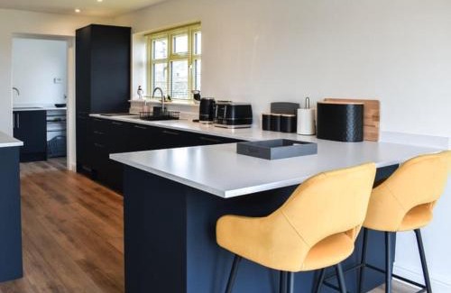 Cylch-Y-Garn Casa | Awel y Môr