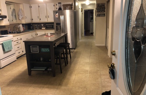 Coventry Casa | Awesome 3 bd lake house on Johnson’s Pond