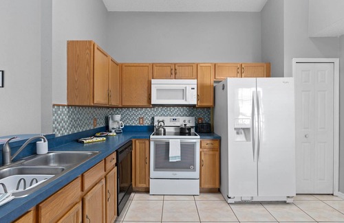 St. James Park Casa | Awesome 3BR/2BA Home, Private Pool (Extra Daily Charge to Heat), Disney Theme!