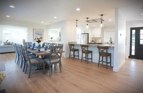 Orange Casa | Awesome 5 bedroom 3 bath pool home with in-ground jacuzzi