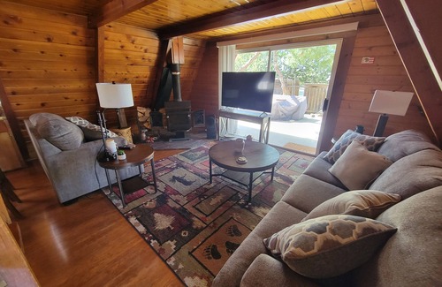 Bodfish Cabina | Awesome A-Frame Cabin with Huge Patio & Grill