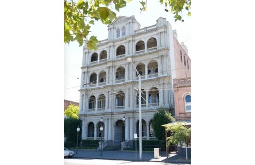 South Melbourne Apartamento | Awesome Albert Park Art Deco 2 Bedroom Apt. Bevan2
