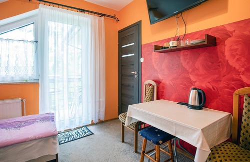 Jastrzebia Gora Apartamento | Awesome apartment in Jastrzebia Gora with sauna
