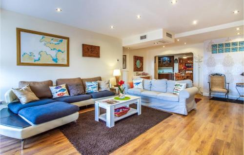 Aguilas Apartamento | Awesome Apartment In Águilas With Wifi