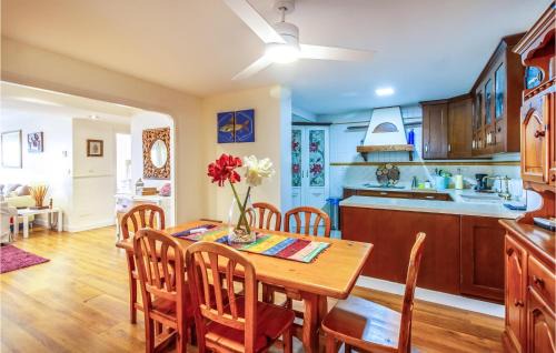 Aguilas Apartamento | Awesome Apartment In Águilas With Wifi