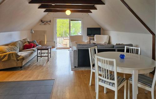Bohus-Bjorko Apartamento | Awesome Apartment In Bohus-Björkö