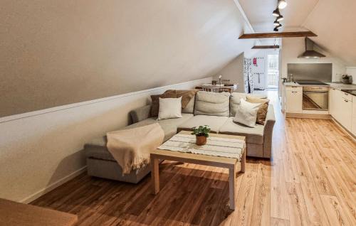 Ljungskile Apartamento | Awesome Apartment In Ljungskile