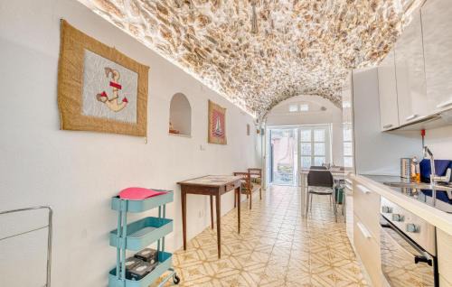 Villa San Secondo Apartamento | Awesome Apartment In Sanremo Im