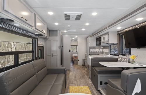 Erwin Casa | Awesome, brand new, 2022 RV (33ft) Dog Friendly Nature Retreat