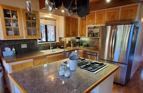Arnold Cabina | Awesome Cabin With A View! 3 Bedroom Cabin by Redawning