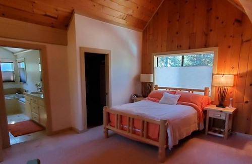 Arnold Cabina | Awesome Cabin With A View! 3 Bedroom Cabin by Redawning