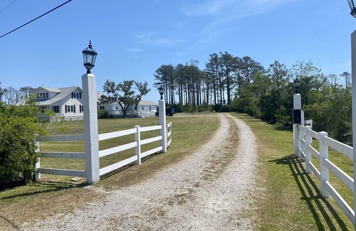 Davis Cabaña | Awesome Cape Lookout Cottage Waterfront