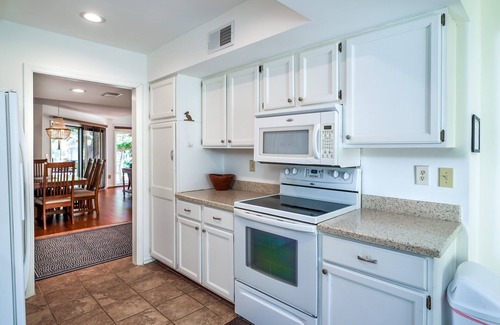 Spinnaker Beachhouses Casa | Awesome End Unit Spinnaker! 3 BR Close to Beach w/Amenity Cards! Pet Friendly!
