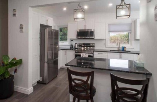 Thunder Bay Casa | Awesome Group Hosting ~ 6 Beds ~ Thunder Bay