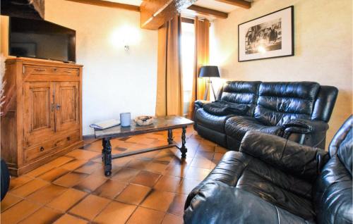 Saint-Brice-de-Landelles Casa | Awesome Home In Saint-Brice-De-Landell
