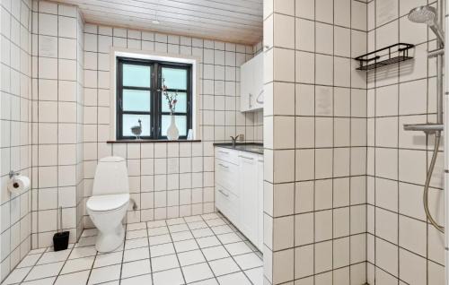 Bække Casa | Awesome Home In Bække With Kitchen