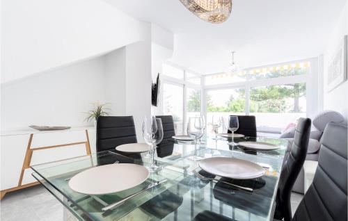 Torrequebrada Casa | Awesome Home In Benalmádena With Sauna