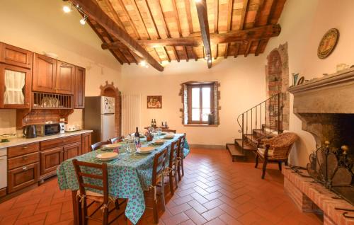 Bibbiena Casa | Awesome Home In Bibbiena With Kitchen